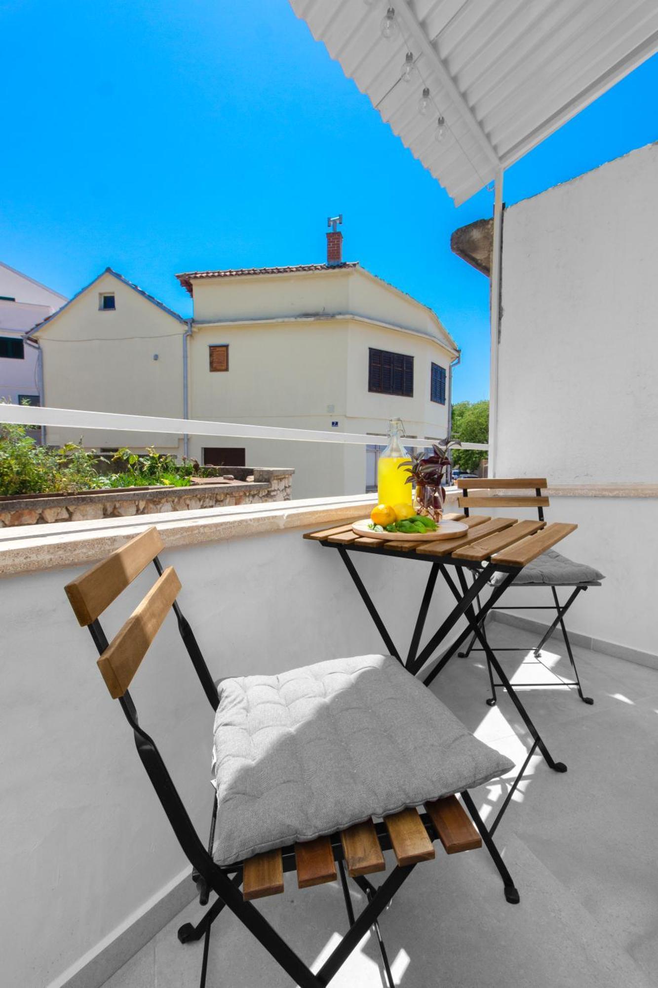 Studio Apartman Casa Lambasa Sibenik Ngoại thất bức ảnh